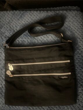 Baggallini Black Crossbody with Dual Silver Zippers